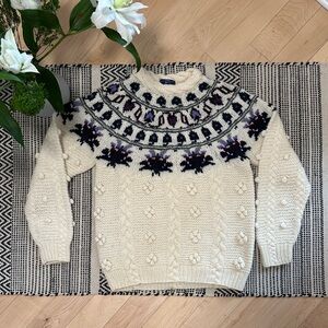 Amazing Vintage Woolrich Apre-ski Cream and Patterned 100% Wool Sweater